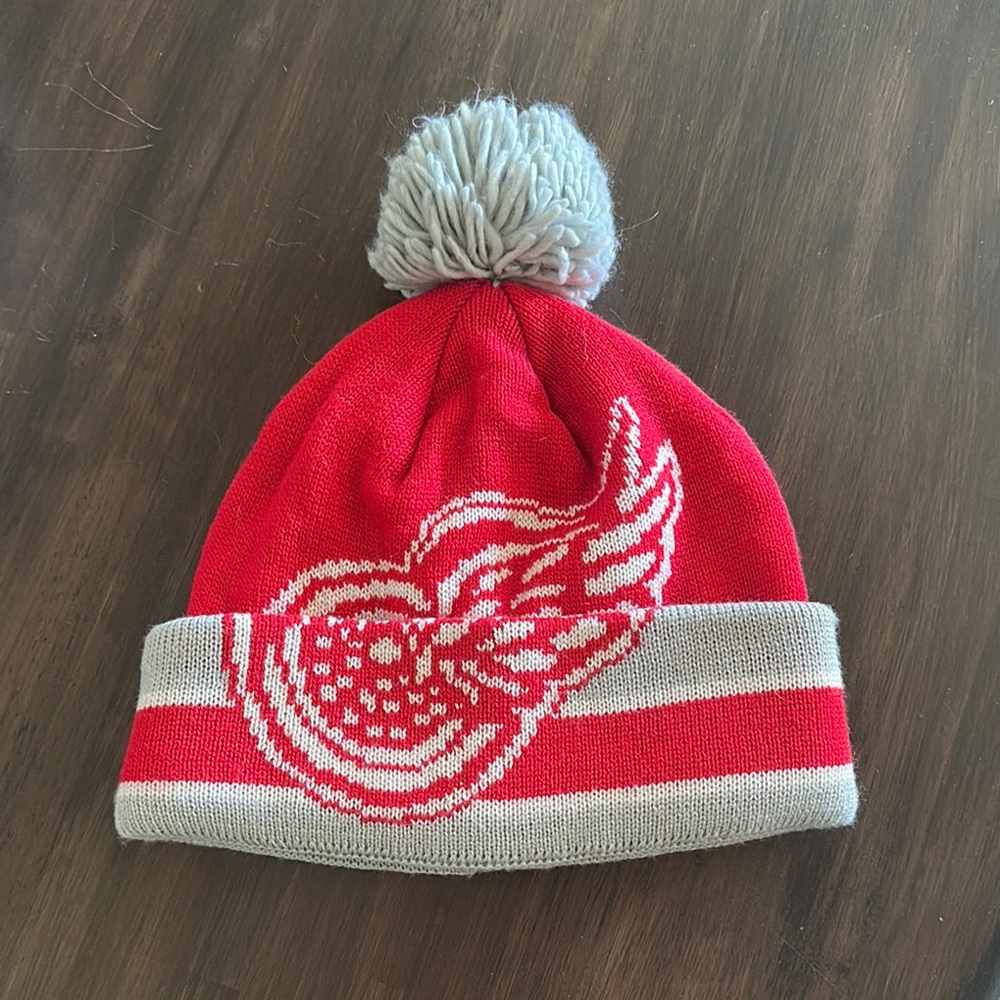 Detroit Red Wings Pom-Pom Beanie